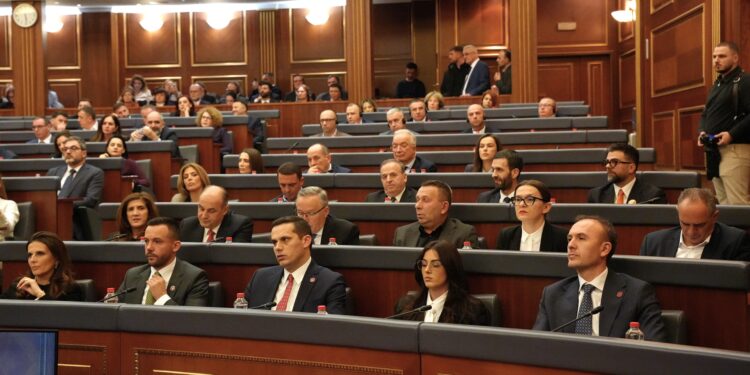 Vjen reagimi i PDK-së pas vendimit të Kushtetueses: Presidentja Osmani të emërojë anëtarin e dytë në KQZ