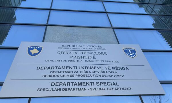 Gjykata i bën thirrje për dorëzim serbit të akuzuar për krime lufte në Kosovë