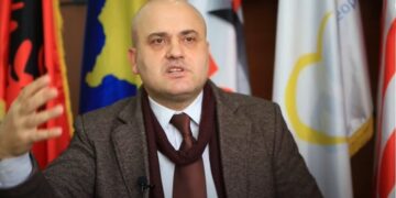 Kriset koalicioni: Haxhi Avdyli jep dorëheqje nga GUXO, kritikon ashpër linçimin që po i bëhet presidentes Vjosa Osmani