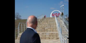 Lladrovci: Pyes veten nëse kjo mendësi politike do të merrte ndonjëherë vendime të mëdha