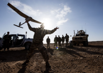 “Dronë kamikazë në çantë shpine” – Forcat Ajrore të SHBA-së synojnë goditje precize deri në 12 milje për operacione speciale