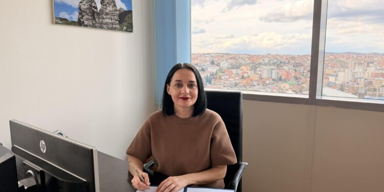 Ministrja Fitore Pacolli vendos “ultimatum” për gurëthyesit: 15 ditë afat për verifikim