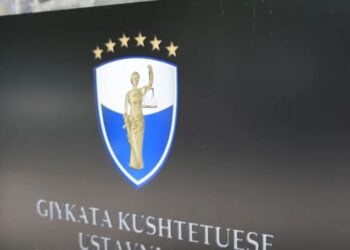 Topi te Gjykata Kushtetuese, pushteti e fillon presionin