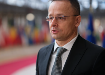 Ministri i Jashtëm i Hungarisë pranon kontaktet me Rusinë para dhe pas takimeve të BE-së