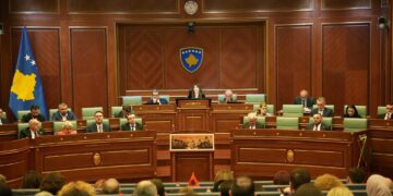 Kostoja marramendëse e zgjedhjeve: Si po rrezikohet stabiliteti i Kosovës për kolltukë politikë