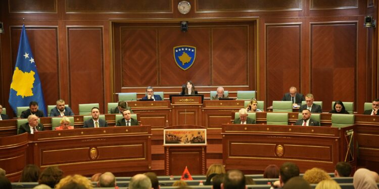 Kostoja marramendëse e zgjedhjeve: Si po rrezikohet stabiliteti i Kosovës për kolltukë politikë