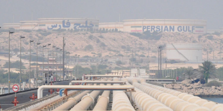 Pse Ishulli Kharg është “zemra e naftës” së Iranit – dhe pse SHBA nuk goditi terminalet e tij