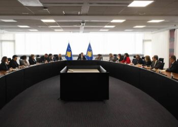 Kryeministri Kurti priti në takim Ekipin e Kombeve të Bashkuara në Kosovë