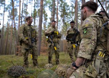 Britania paralajmëron: Evropa duhet të përgatitet për mbrojtje pa SHBA-në