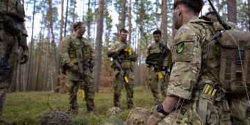 Britania paralajmëron: Evropa duhet të përgatitet për mbrojtje pa SHBA-në