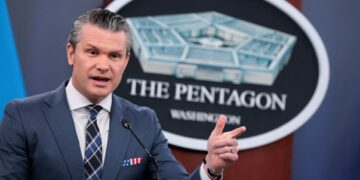 “Dita më e fortë e sulmeve” – SHBA paralajmëron përshkallëzim ndaj Iranit, miliarda për luftën