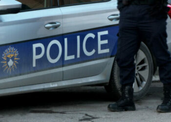 Tri zyrtaret që dyshohen se ndryshuan pronësinë kompanisë në vlerë prej 50 mijë euro, lirohen në procedurë të rregullt