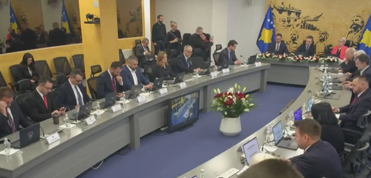 Kurti në 28-vjetorin e Epopesë së UÇK-së: Sakrifica e familjes Jashari kthesë vendimtare drejt lirisë