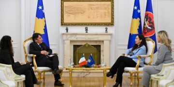 Osmani takon ambasadorin italian në Kosovë, diskutohet bashkëpunimi bilateral