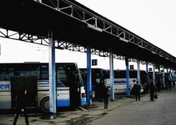 Shtrenjtohen biletat e autobusit: Nga sot 2 euro për linjën Mitrovicë–Prishtinë