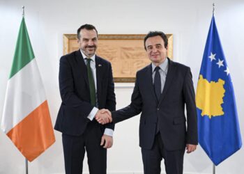 Kryeministri Kurti priti në takim ambasadorin jorezident të Irlandës për Kosovën, Almqvist