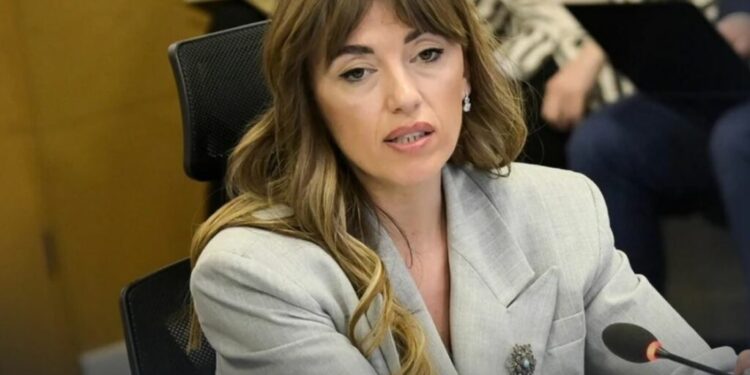 Vendimi i Kushtetueses, Albulena Haxhiu thërret Kryesinë e Kuvendit në mbledhje