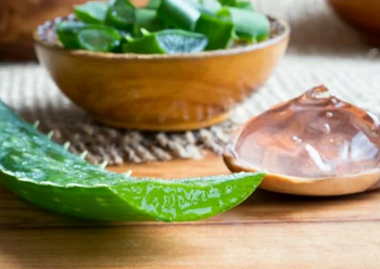 Alergjia ndaj diellit: Shkaqet, simptomat dhe mënyrat për t’u mbrojtur