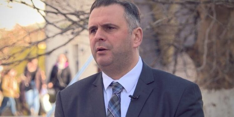 Mefail Bajqinovci “i lutet” PDK-së: Lene anash inatin, ofroni kontruktivitet