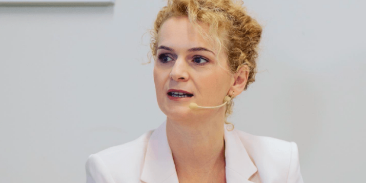 Kapja e LDK-së me mediat “imitim i VV-së, dhe shpejt kanë edhe me ua kalu”, thotë juristja Kusari