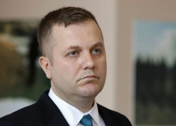 Edhe Blerim Sallahu thotë se ambasadorët ndikojnë në Gjykatën Kushtetuese: E dime që kjo ka ndodhur