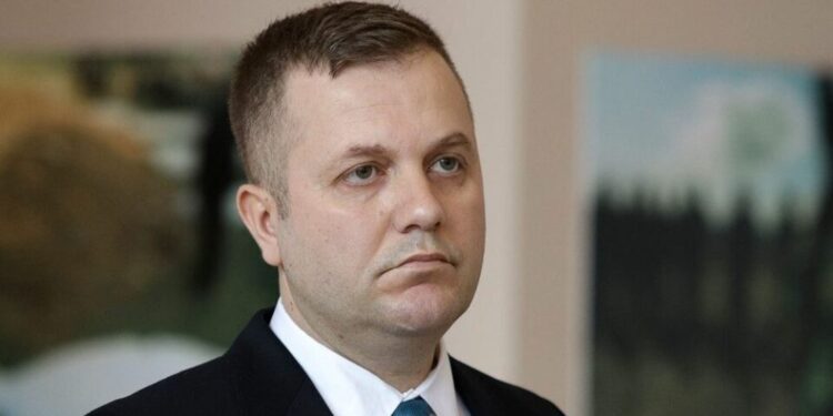 Edhe Blerim Sallahu thotë se ambasadorët ndikojnë në Gjykatën Kushtetuese: E dime që kjo ka ndodhur