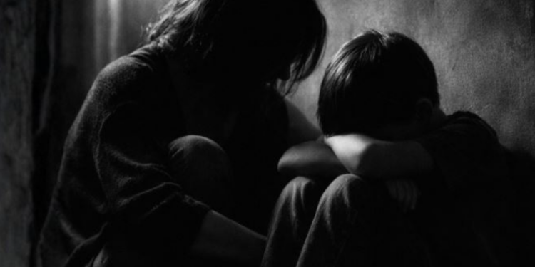 Rasti i keqtrajtimit të 5-vjeçarit në Lipjan, Gjykata u cakton paraburgim dy prindërve të tij