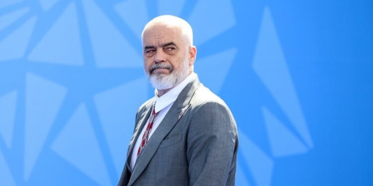 Rama mesazh Vuçiqit: Nëse Kosova preket, preket edhe Shqipëria