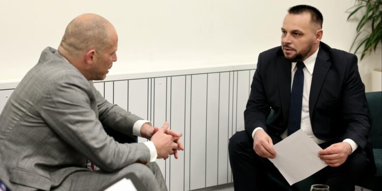 Maqedonci takon homologun belg në BEDEX 2026, diskutohet bashkëpunimi në mbrojtje