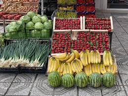 Prishtina ndalon vendosjen e mallrave në hapësira publike dhe në rrugë.