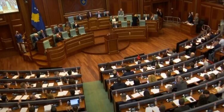 Pluhuri i pushtetit: A shkon vendi në zgjedhje apo jo nëse deputetët nuk qëndrojnë në sallë për të votuar për presidentin?