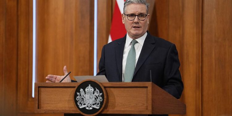 Starmer: Hapja e Ngushticës së Hormuzit nuk do të jetë e lehtë