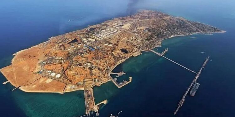 Paradoksi i naftës: Si po përfiton Irani financiarisht nga lufta, ndërsa SHBA rrit presionin ushtarak