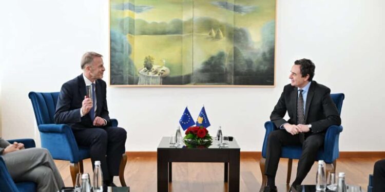 Kryeministri Kurti priti në takim lamtumirës ambasadorin Orav