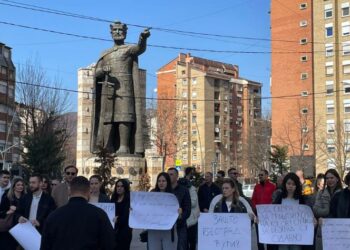 Në veri protestohet kundër ligjit për të huajt dhe atij për automjete