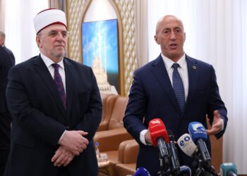 Haradinaj uron Fitër Bajramin: Thirrje për më shumë paqe dhe solidaritet