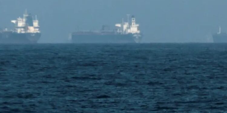 DW: Bllokimi i ngushticës së Hormuzit mund ta çojë ekonominë botërore drejt recesionit