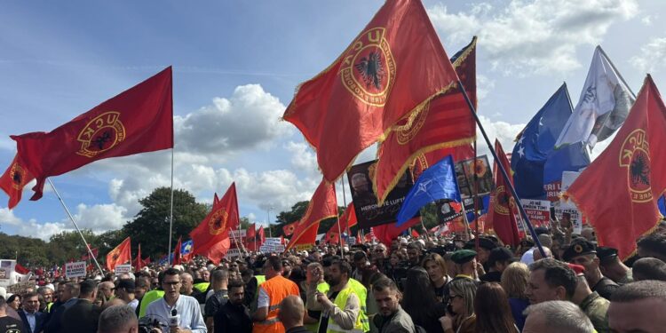 Ndalja e pensioneve, veterani Luzha: Do t’u drejtohemi organeve të drejtësisë