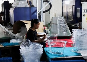 Plastika shtrenjtohet: lufta në Iran pritet të godasë çmimet brenda pak muajsh