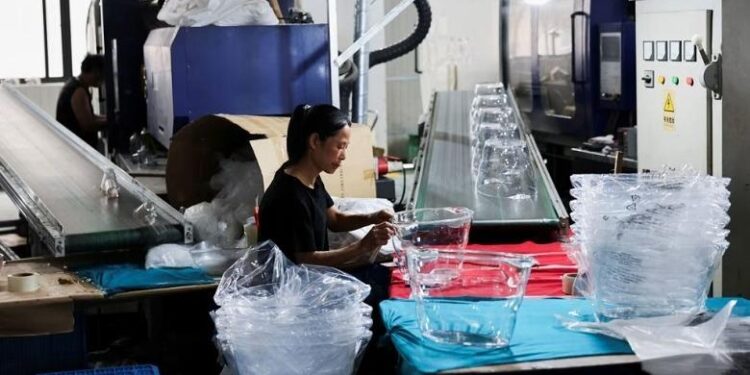 Plastika shtrenjtohet: lufta në Iran pritet të godasë çmimet brenda pak muajsh