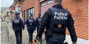 Tre shqiptarë të akuzuar për drogë arratisen nga gjykata në Belgjikë