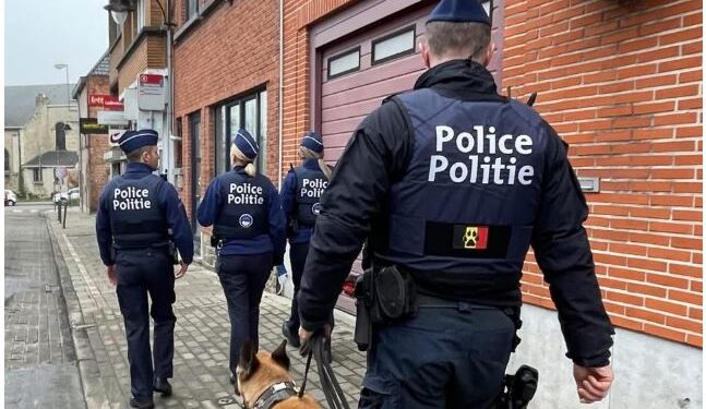 Tre shqiptarë të akuzuar për drogë arratisen nga gjykata në Belgjikë