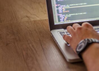 Si të fitosh punë si programues në Kosovë dhe jashtë