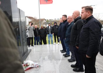 Përkujtohen 106 martirët e Pastaselit, Haradinaj: Sakrifica e tyre forcoi rrugën drejt lirisë