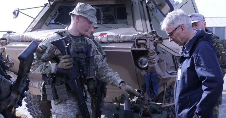 Ambasadori Rudolph viziton ushtarët gjermanë në Kampin Bondsteel