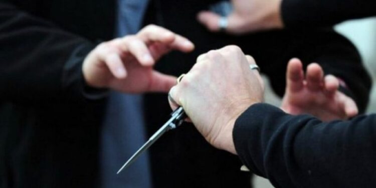 I mituri ther me thikë një 21-vjeçar në Kaçanik