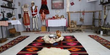 Pse të rinjtë e Kosovës po rikthehen tek tradita kulturore
