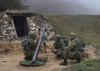 Ushtria serbe stërvitet në kufi me Kosovën, kërkohet reagim institucional