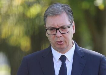 Vuçiq bën krahasim absurd mes bombardimeve të Serbisë dhe sulmit ndaj Iranit, sulmon SHBA-në