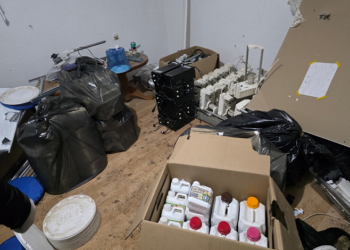 Policia shkatërron laborator droge në Prizren, arrestohen dy persona